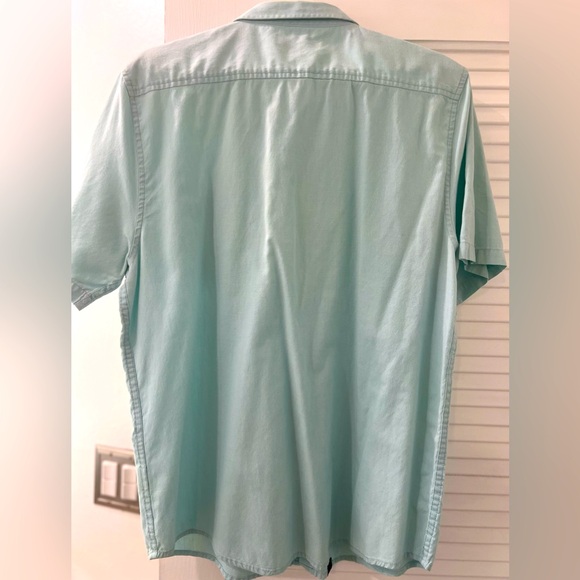 LRG Men’s size Large Button Up Short sleeve. - Picture 3 of 3